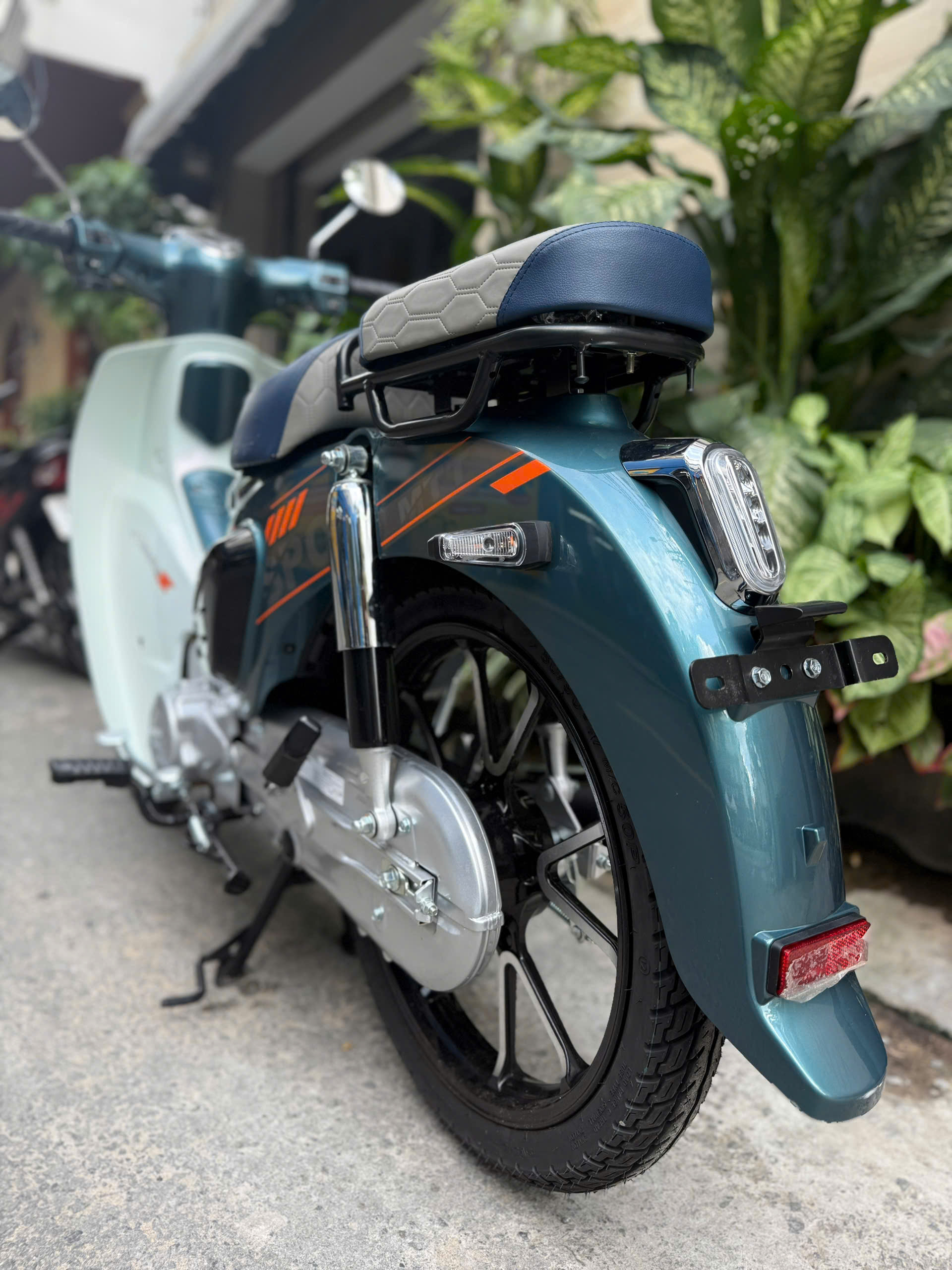 V&igrave; sao xe m&aacute;y kh&ocirc;ng n&ecirc;n vặn ga hết cỡ, c&ograve;n xe điện th&igrave; ngược lại?