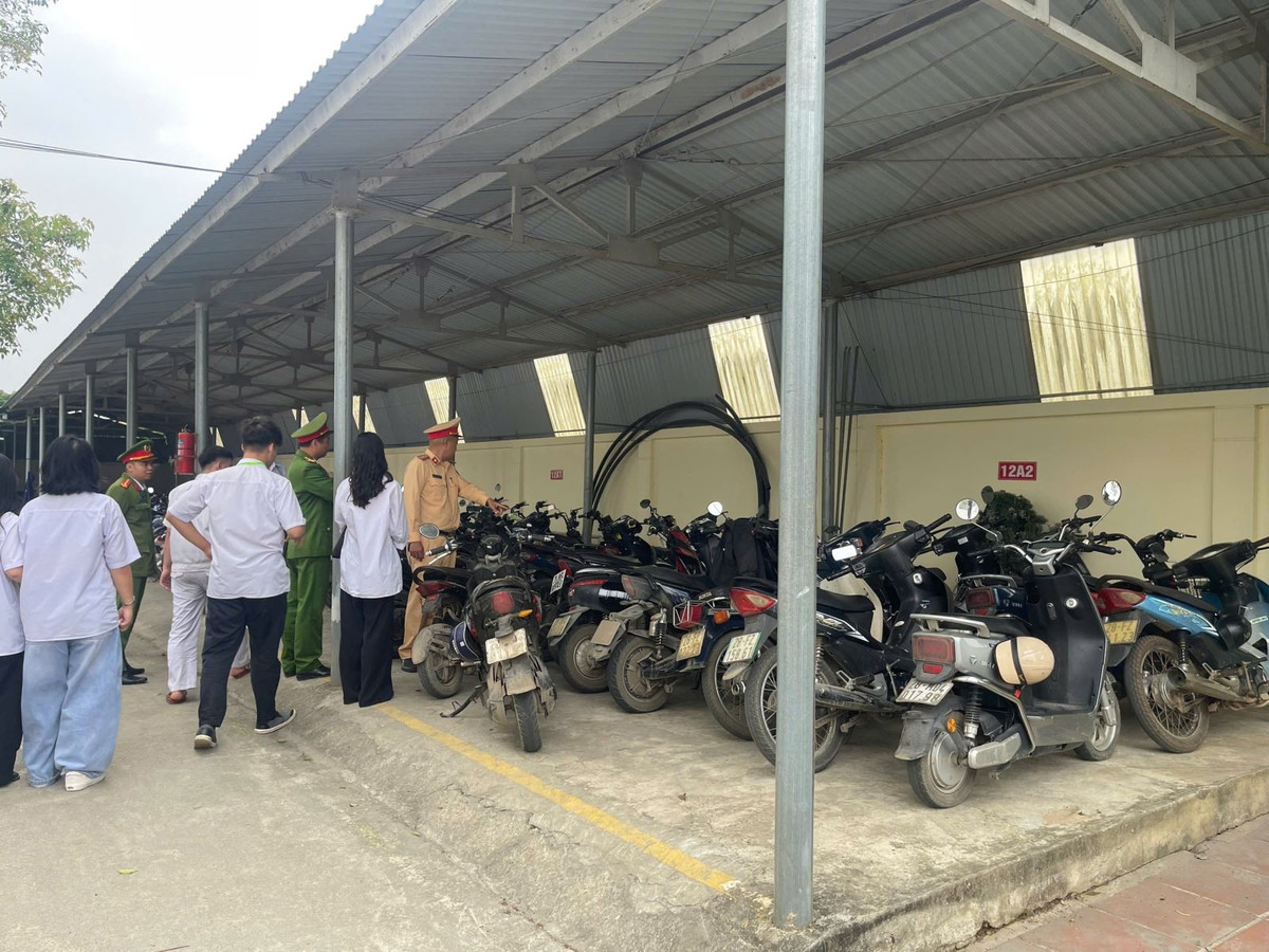 Đầu năm 2026, ph&aacute;t hiện xe đạp điện độ pin khi kiểm tra phương tiện học sinh trong trường